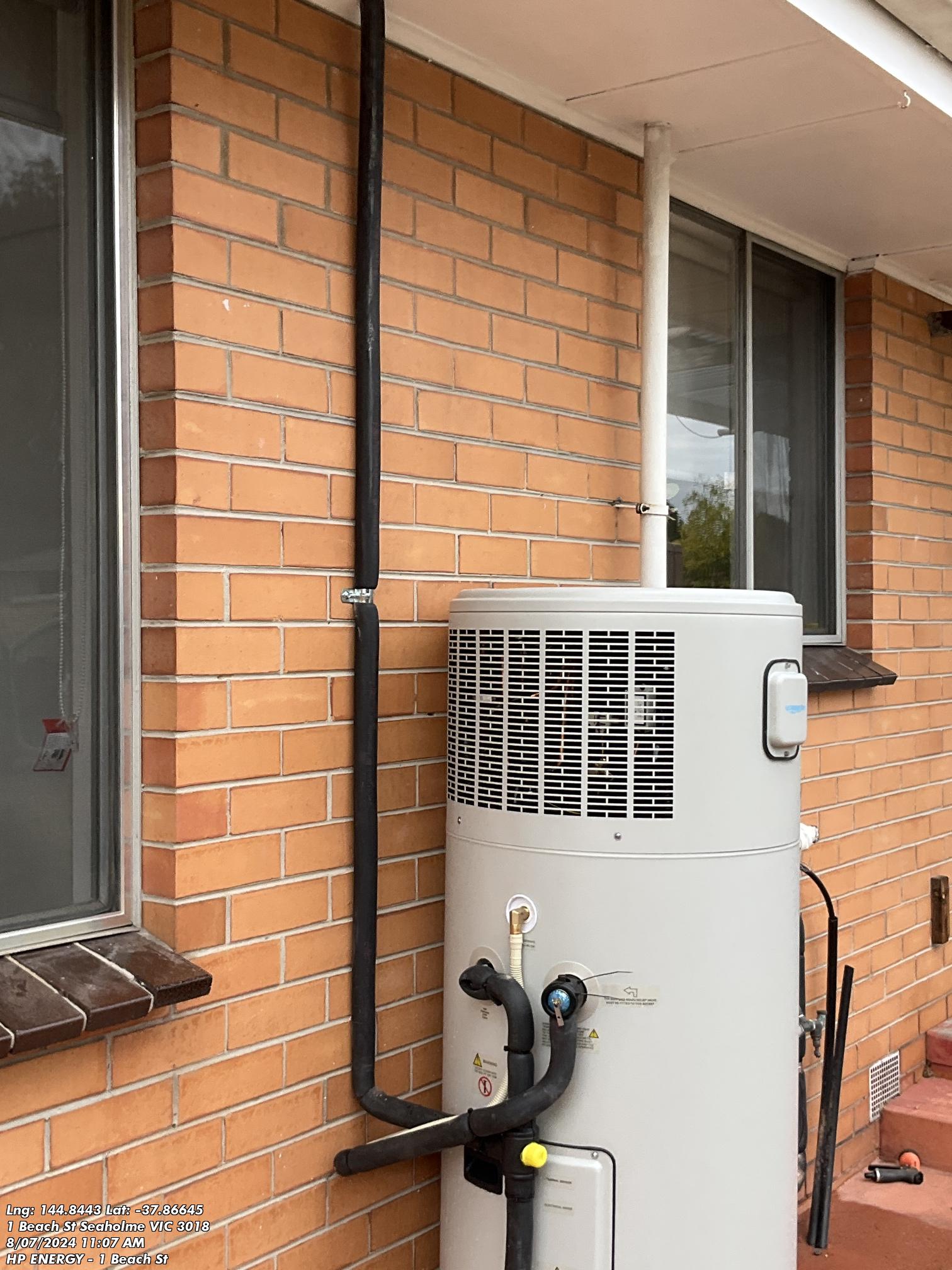 Battery storage unit retrofitted to home solar system