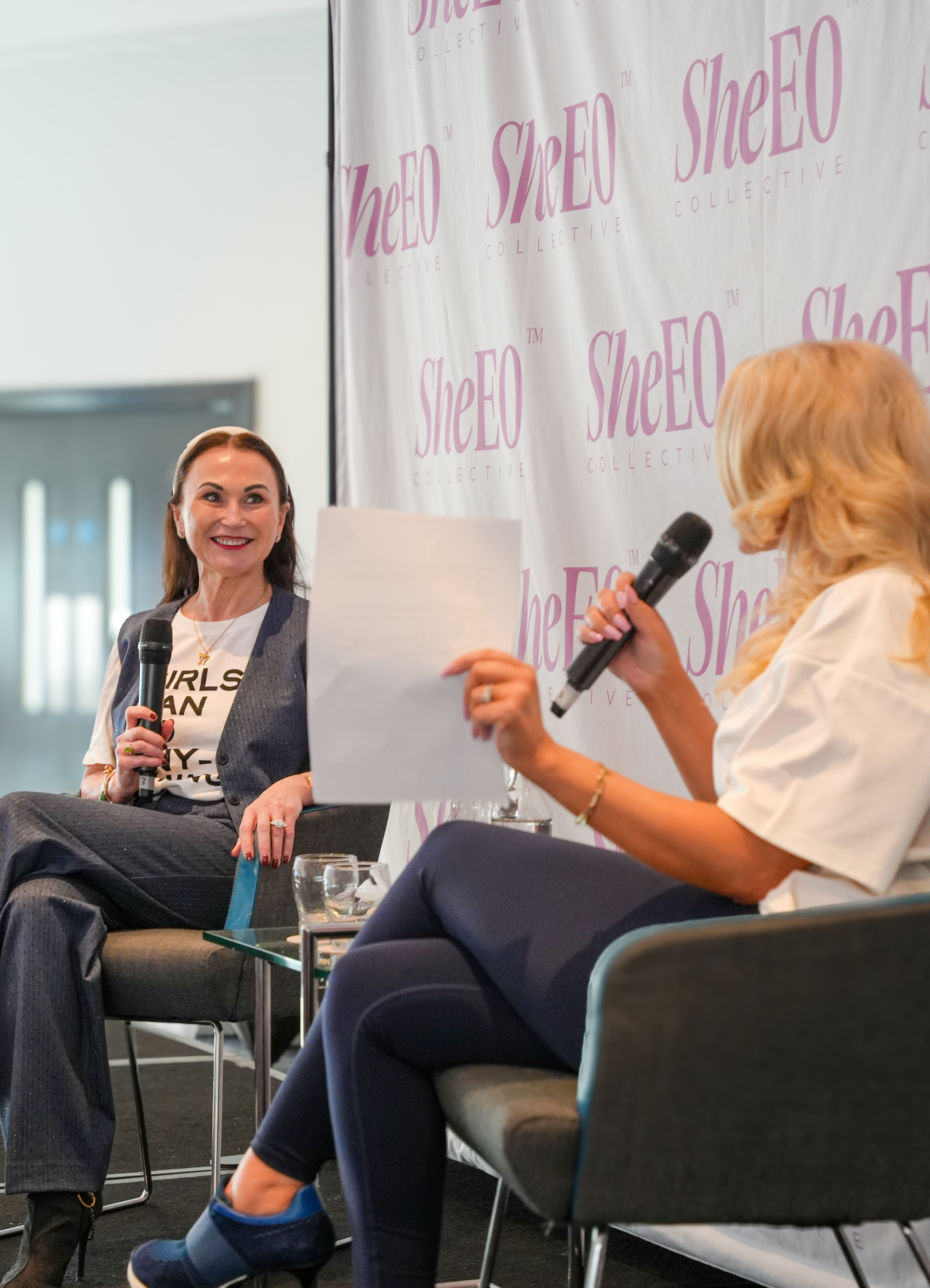 Jessica Crane mentoring a SheEO member