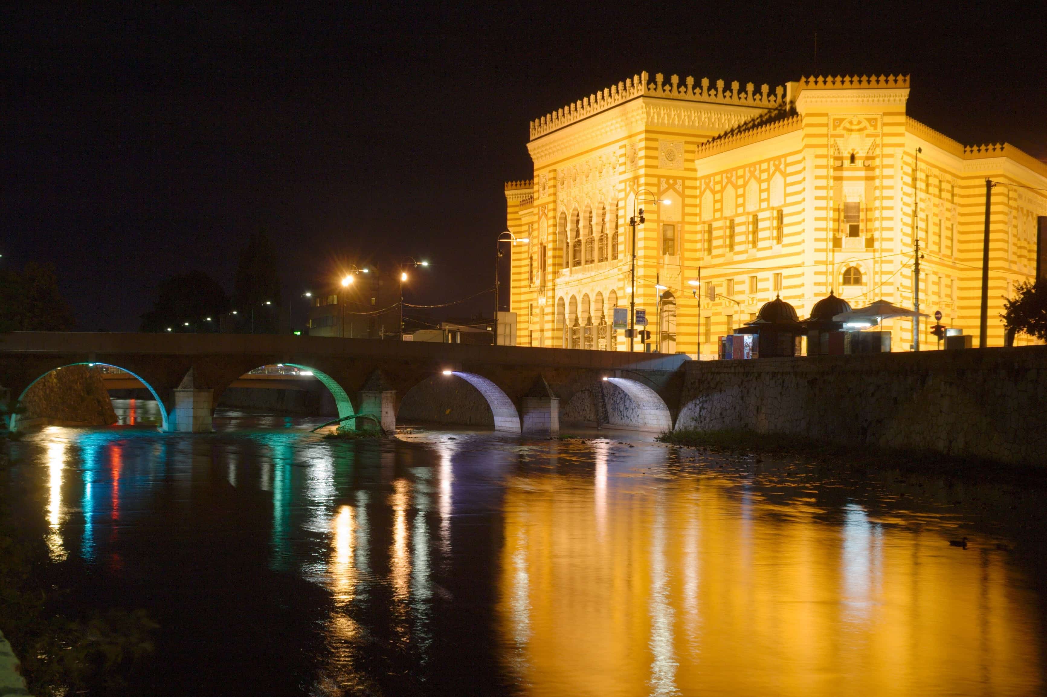 Sarajevo Bosna i Hercegovina, transport pasa iz Sarajeva u Ameriku, door-to-door