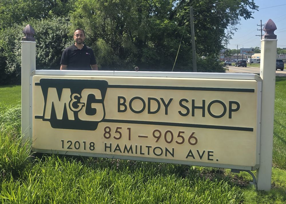 Auto body panel repair at M & G Body Shop, Cincinnati, OH