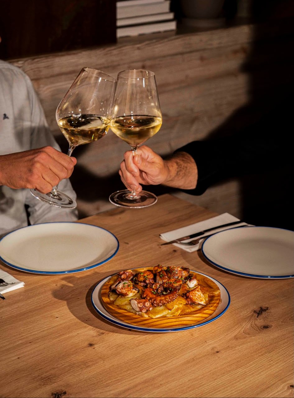 Brindis en ES REFUGI