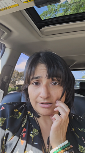 The Unfiltered Medium describing the intense physical jaw pain she felt during her first mediumship reading.