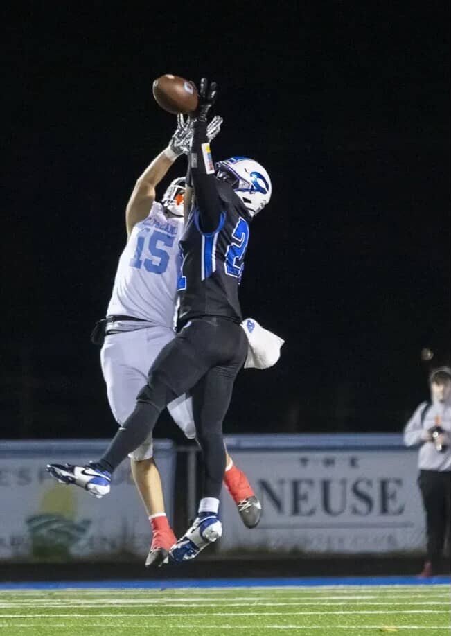 Daniel Lovelace Davis game photo