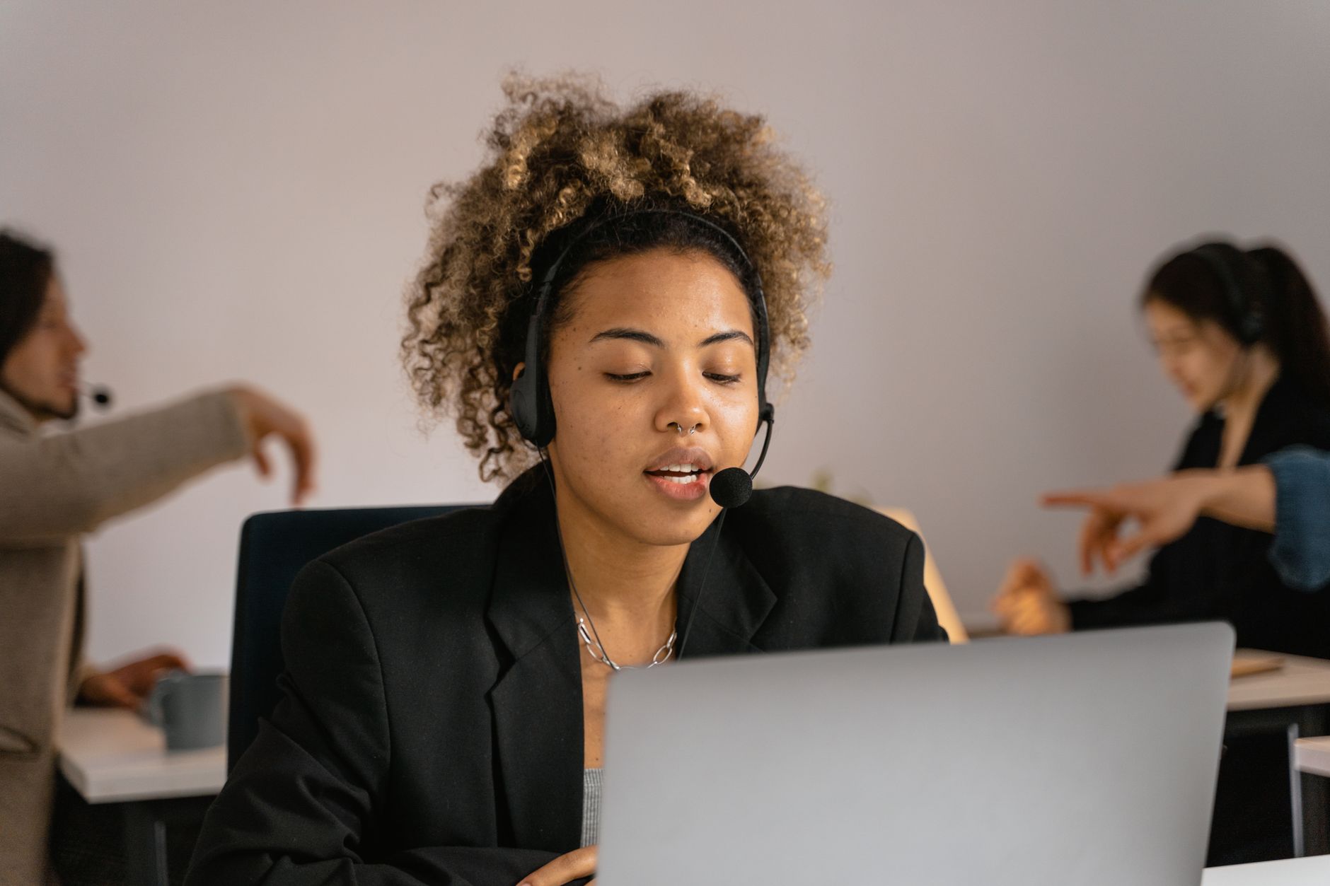 AI Website Chat: Capture Leads While You Sleep or Serve Customers