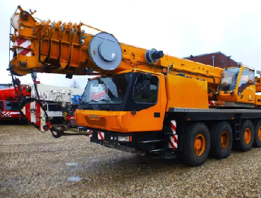 Grove GMK 5100 crane