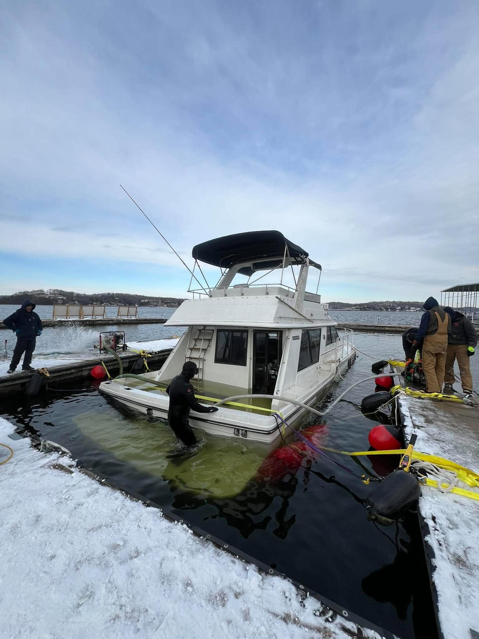 LOZ Dive team recovering a sunken boat at Lake of the Ozarks