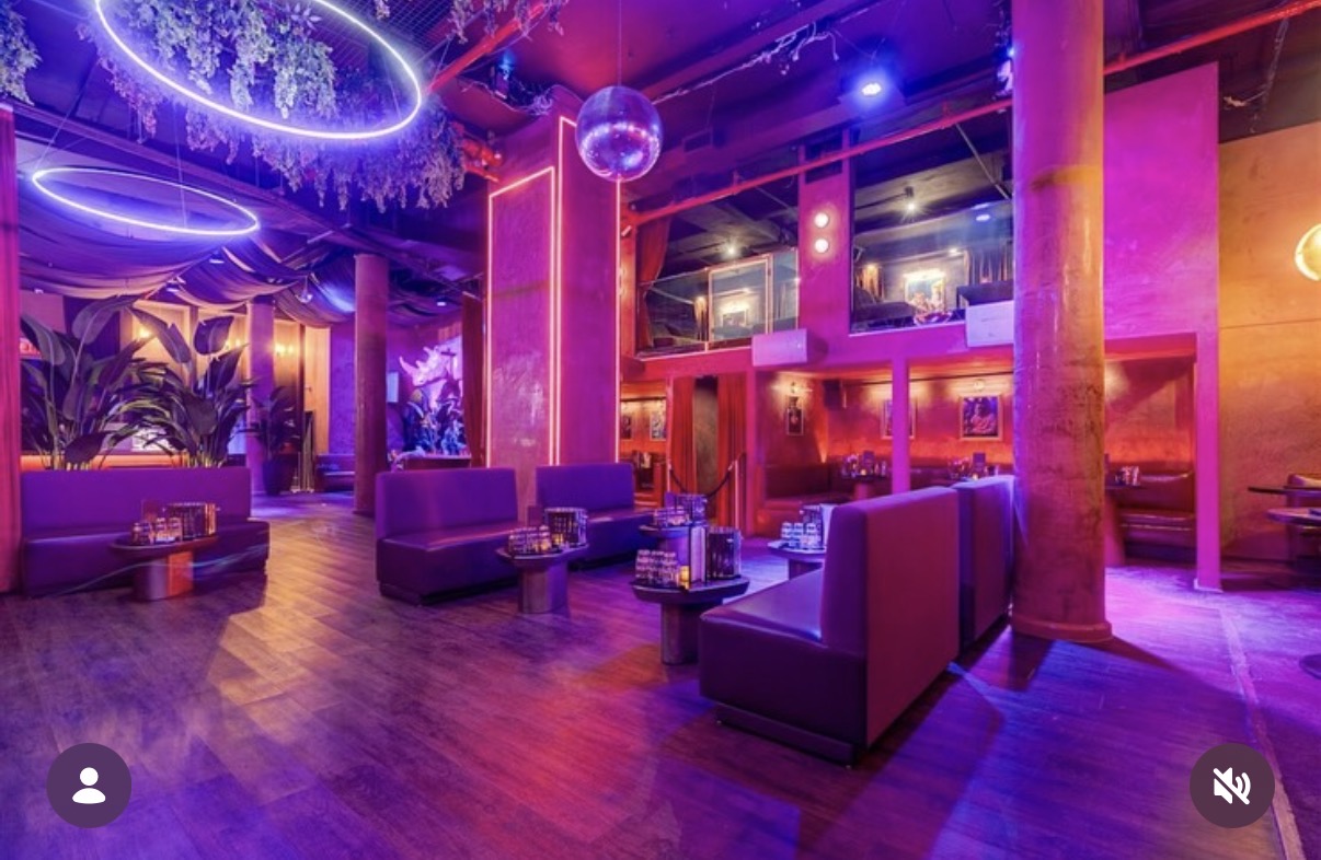 Aura brunch party