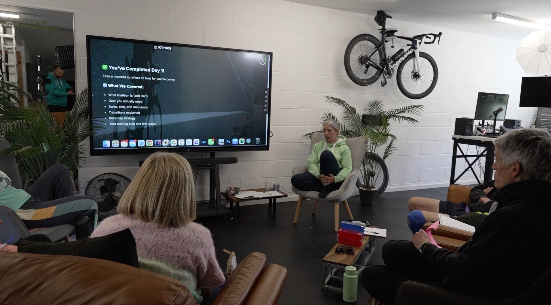 Get Into Triathlon course participants with coach