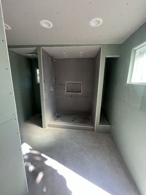 {{ custom_values.service_4 }} in {{custom_values.area_4})