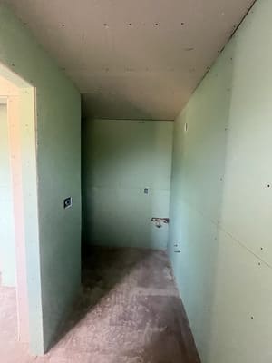 {{ custom_values.service_4 }} in {{custom_values.area_4})