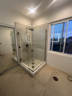 {{ custom_values.service_4 }} in {{custom_values.area_4})