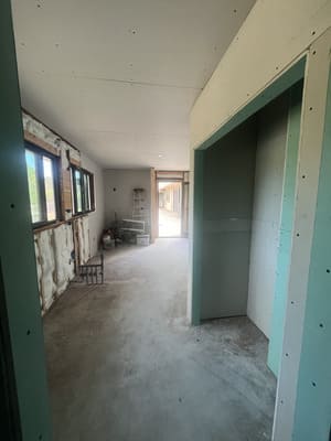 {{ custom_values.service_4 }} in {{custom_values.area_4})