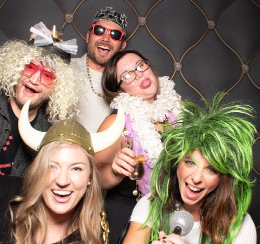 The Mirror Me wedding photo booth in Portland and Bend, Oregon, photo 3