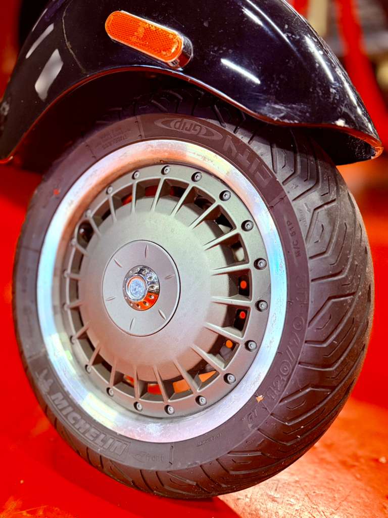 Vespa 946 - Image 6