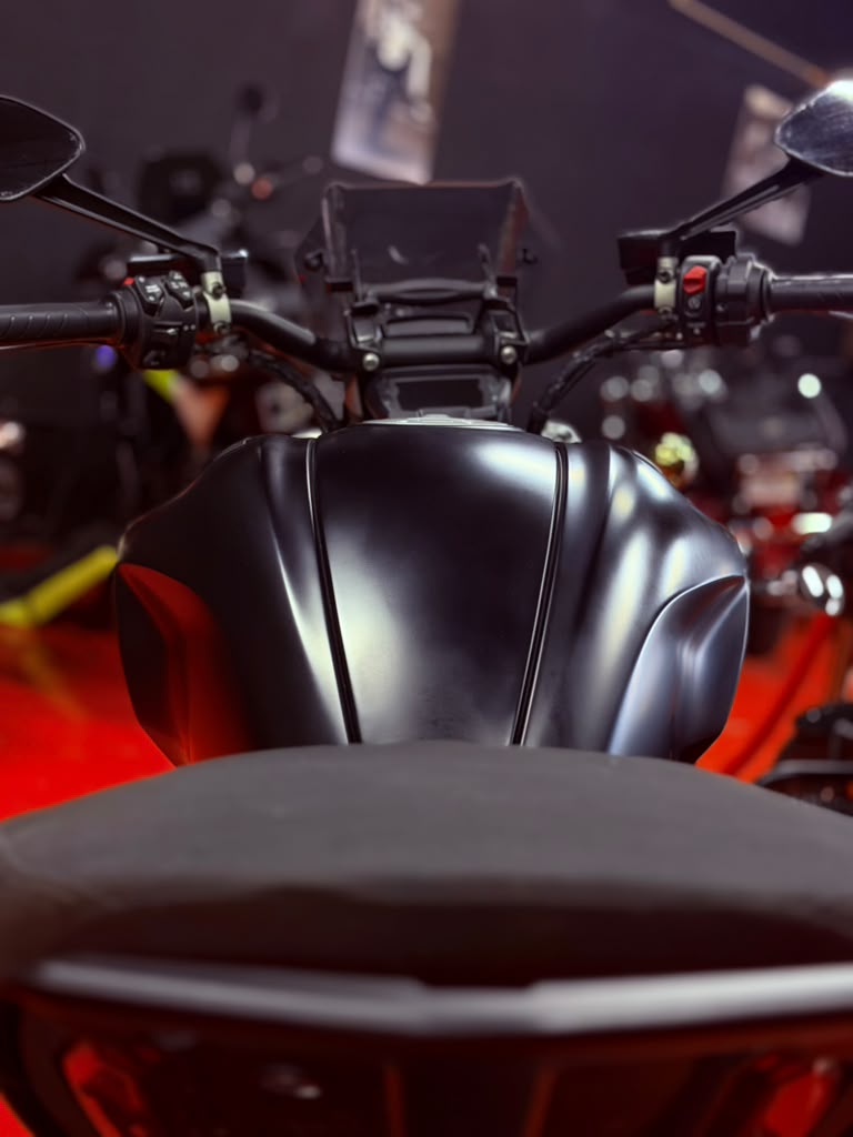 2022 Ducati Diavel 1260 - Image 2