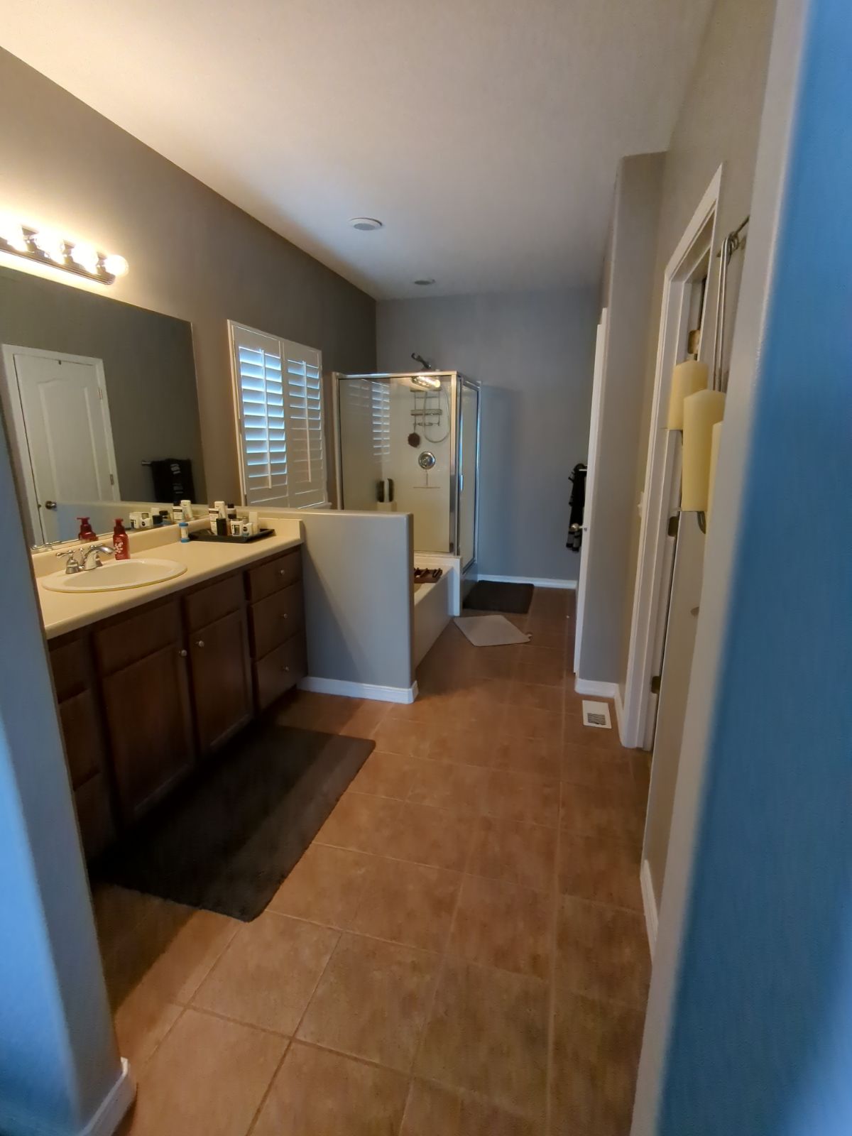Primary bathroom before remodeling