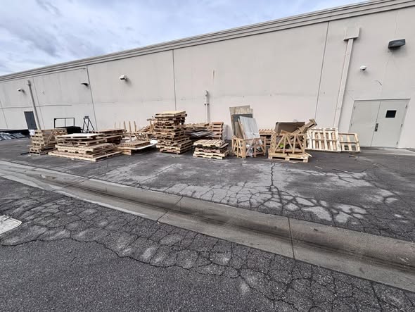 801200DUMP commercial pallet cleanup