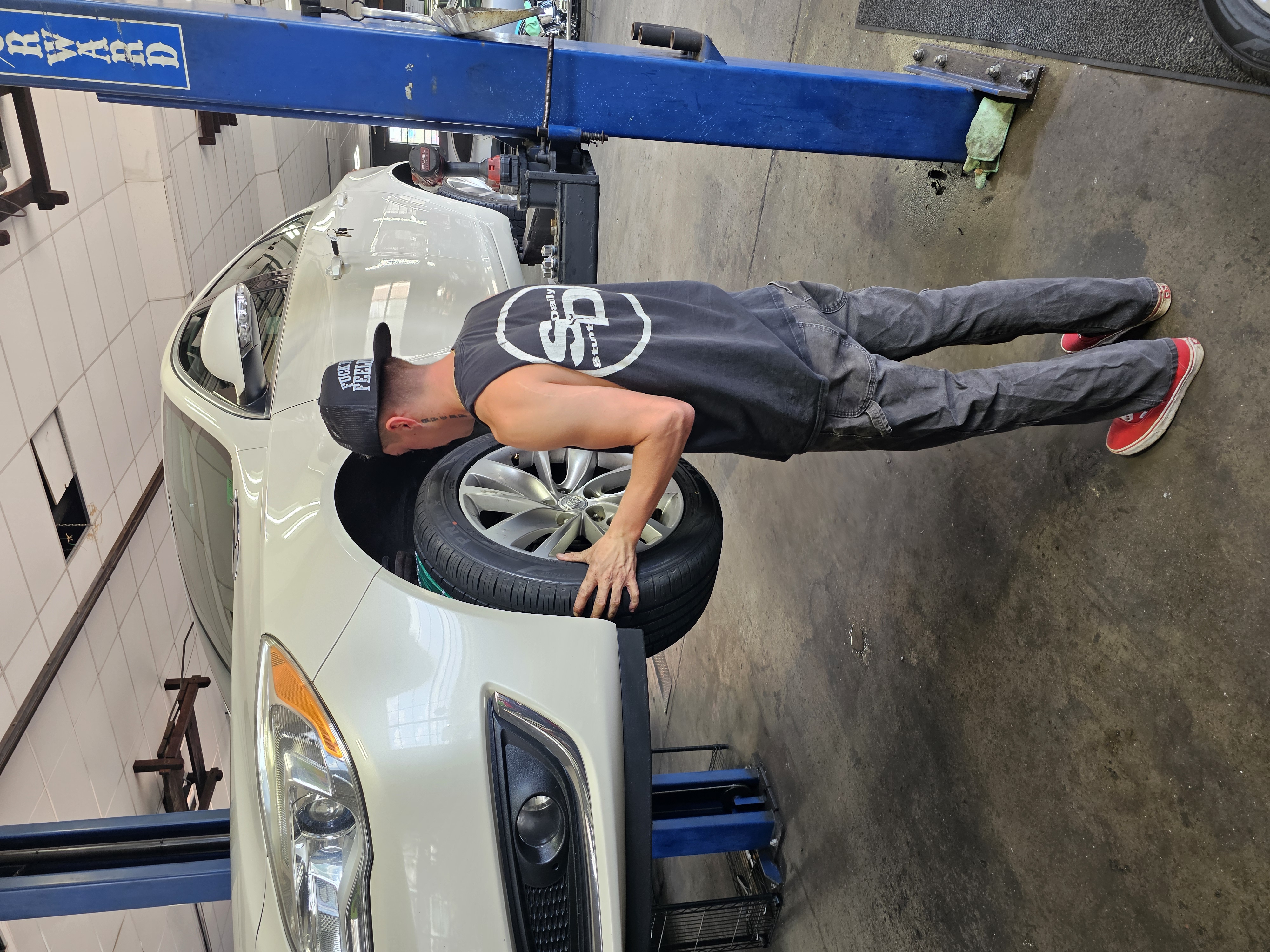 Roanoke Wheels and Tires