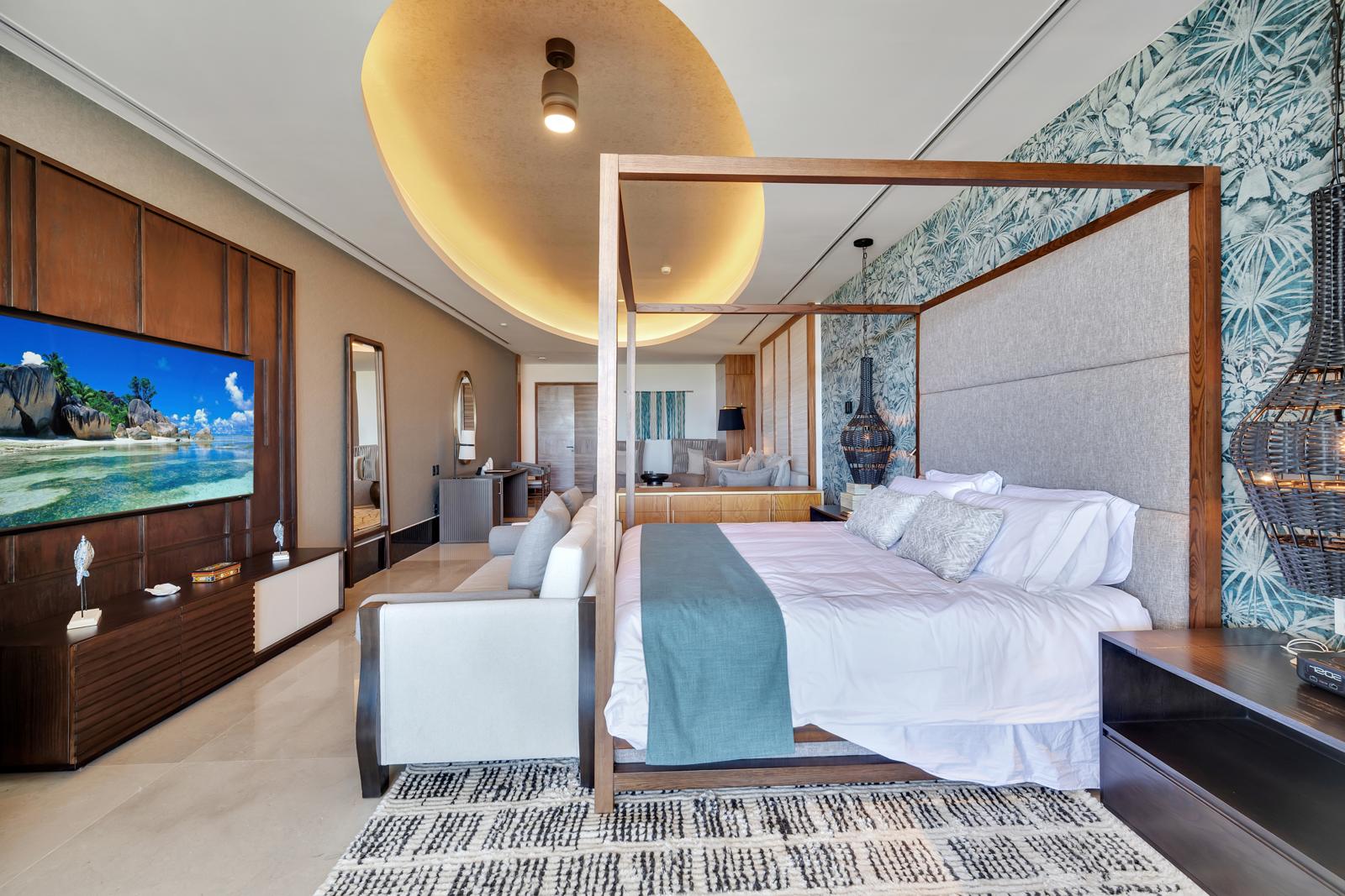 Estate main bedroom