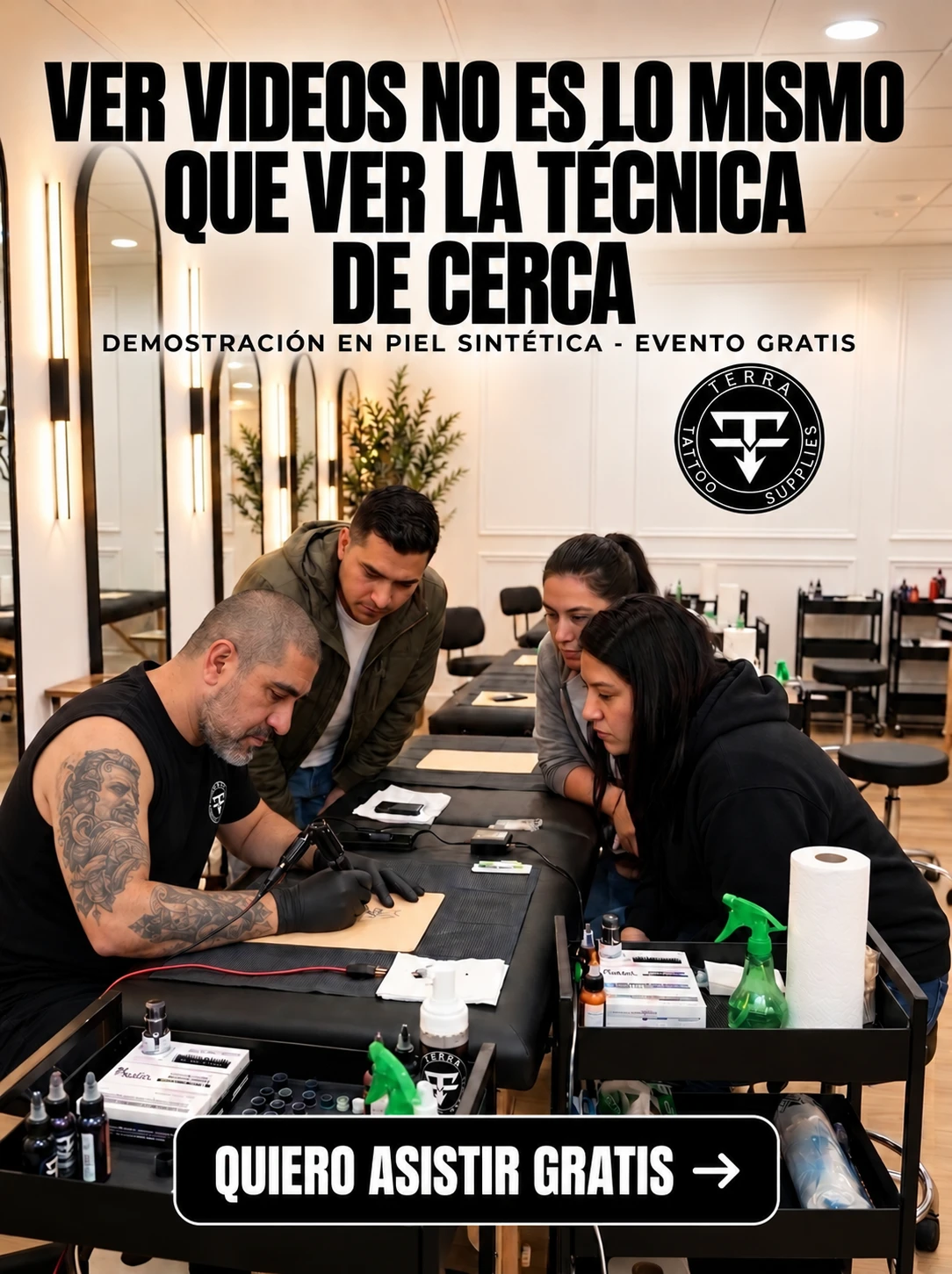 Jorder hace una demostración de tatuaje en piel sintética en el evento gratis de Hialeah