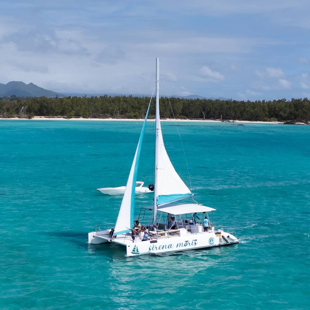 Île aux Cerfs catamaran cruise in Mauritius