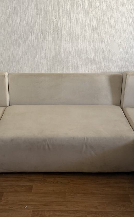 Nettoyage canapé Toulouse : canapé en tissu clair après nettoyage
