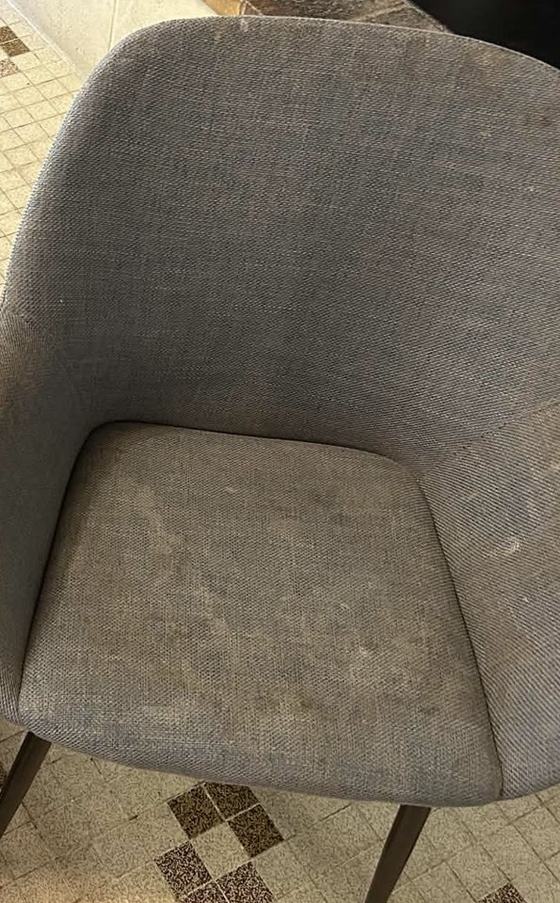 Nettoyage canapé Toulouse : chaise en tissu avant nettoyage