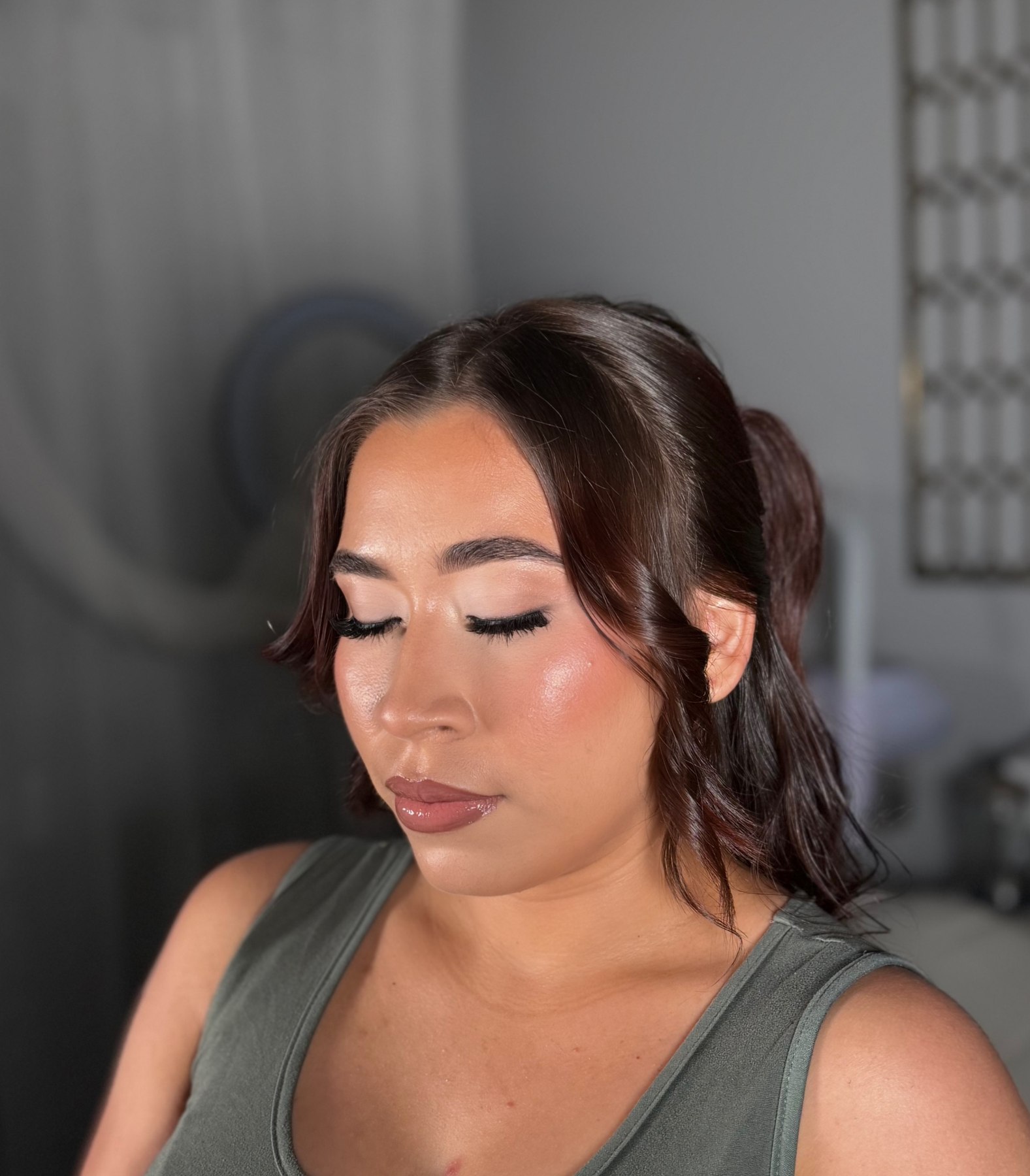 After makeup, look 4