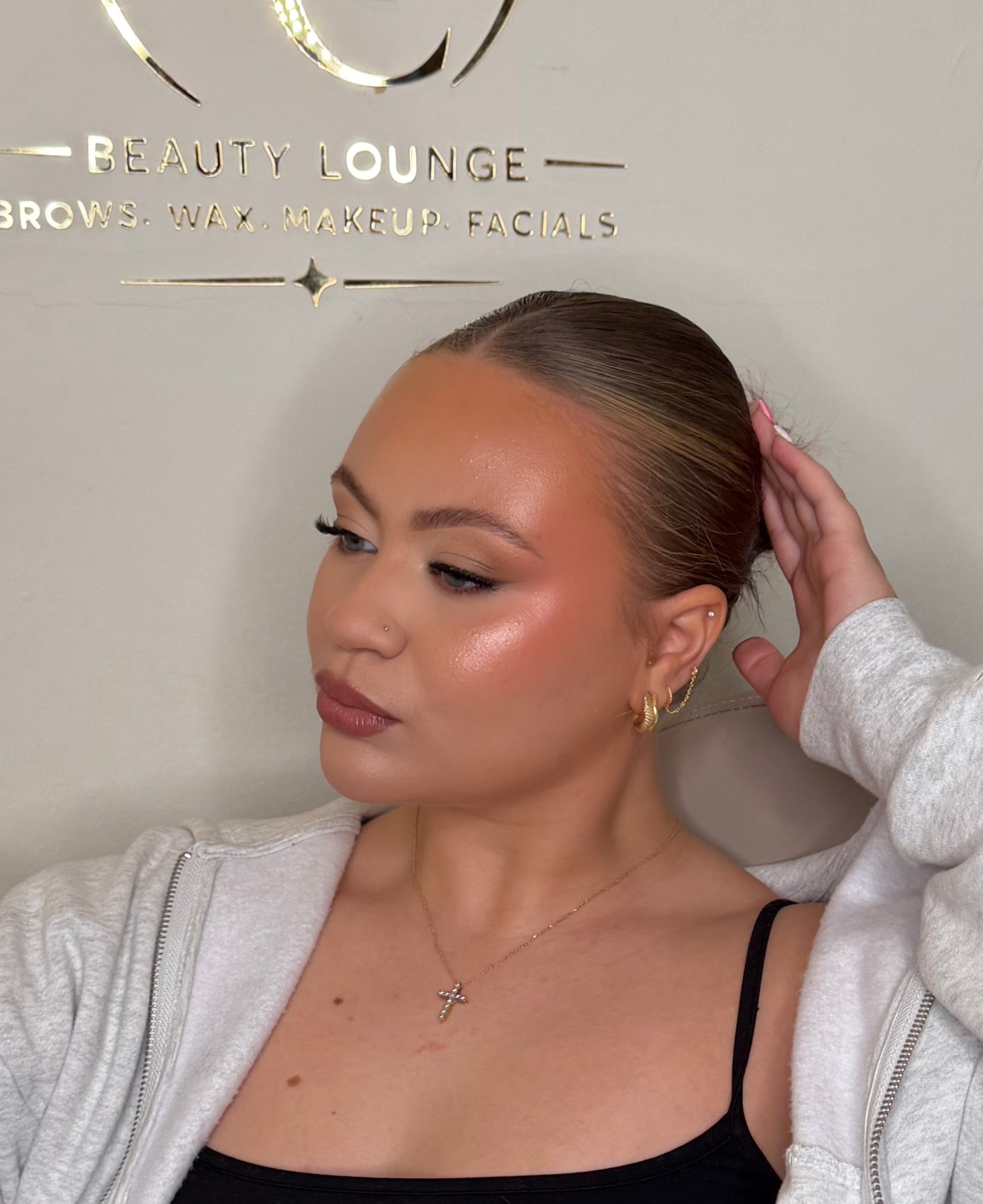 After makeup, look 2