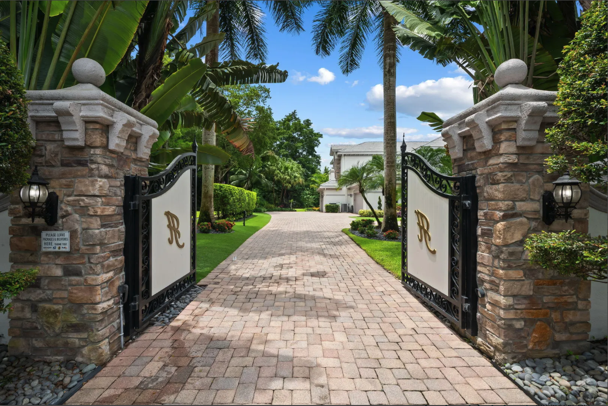 Long gated driveway cleaning by BKB Pressure Cleaning