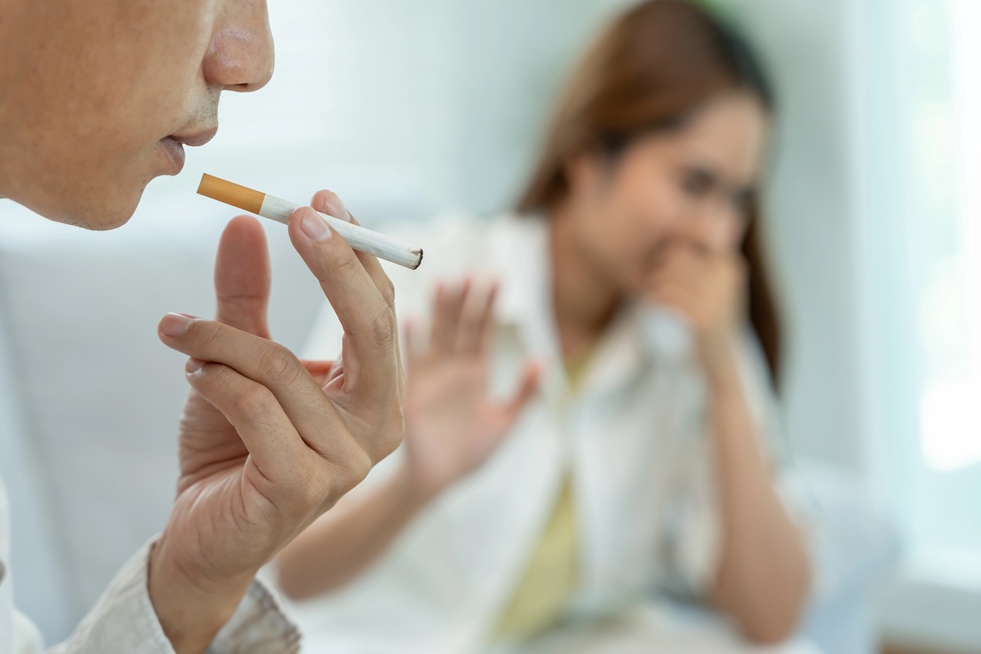 why does my stomach hurt after smoking a cigarette Smoking and Heartburn: Why It Makes Symptoms Worse