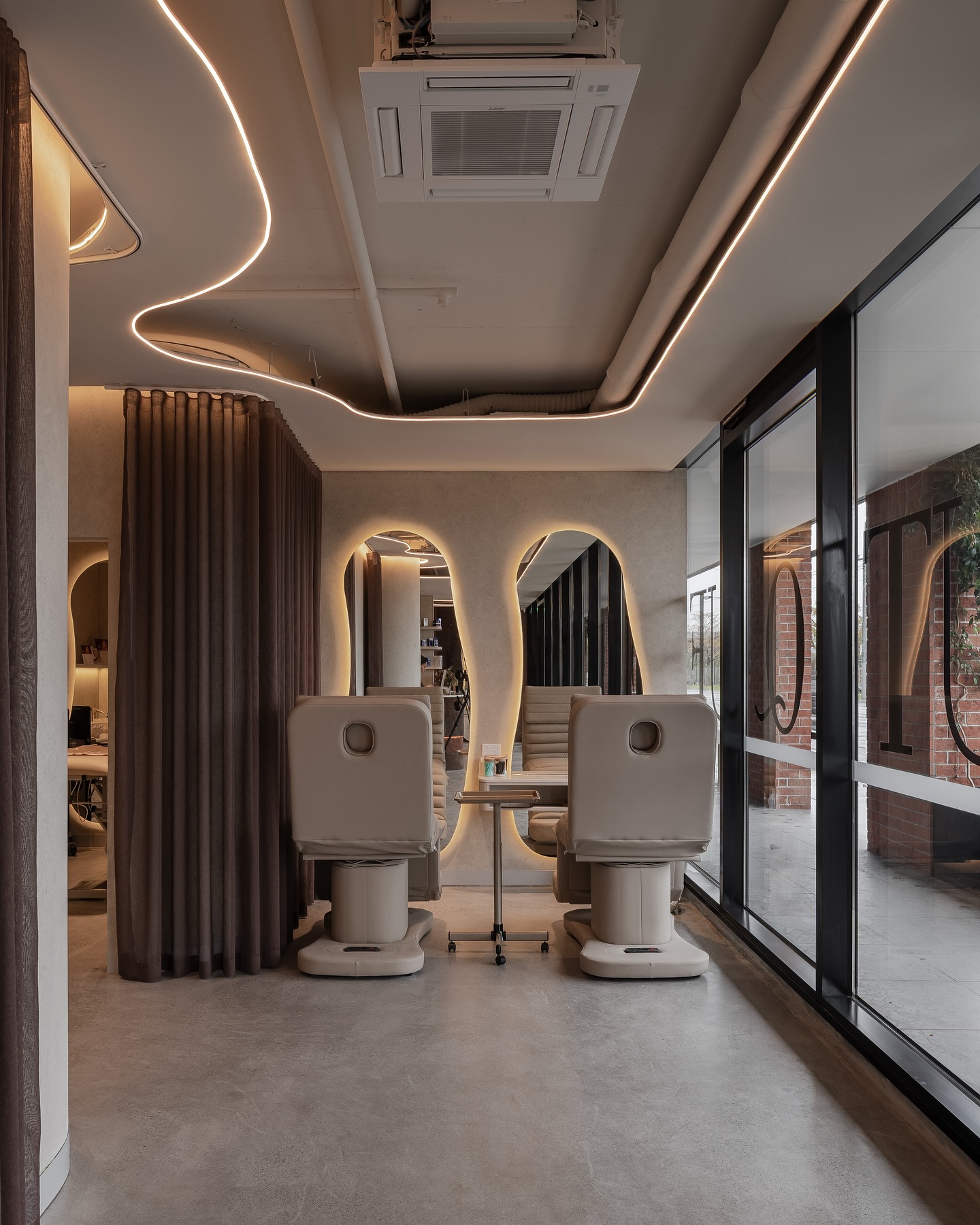 Aura Skin Boutique 1