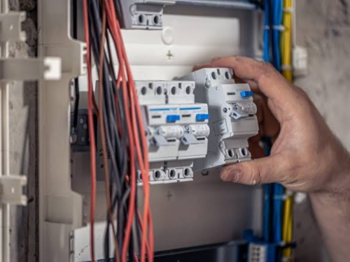 {{ custom_values.service_1 }} in {{custom_values.biz_area_1})