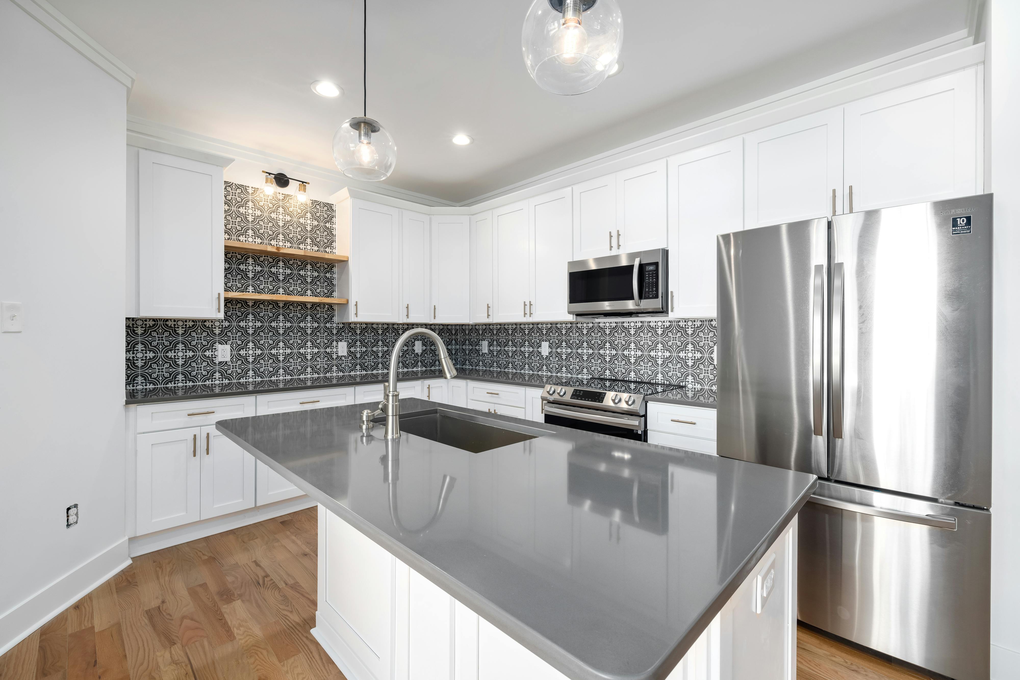 High-End Kitchen Cabinets