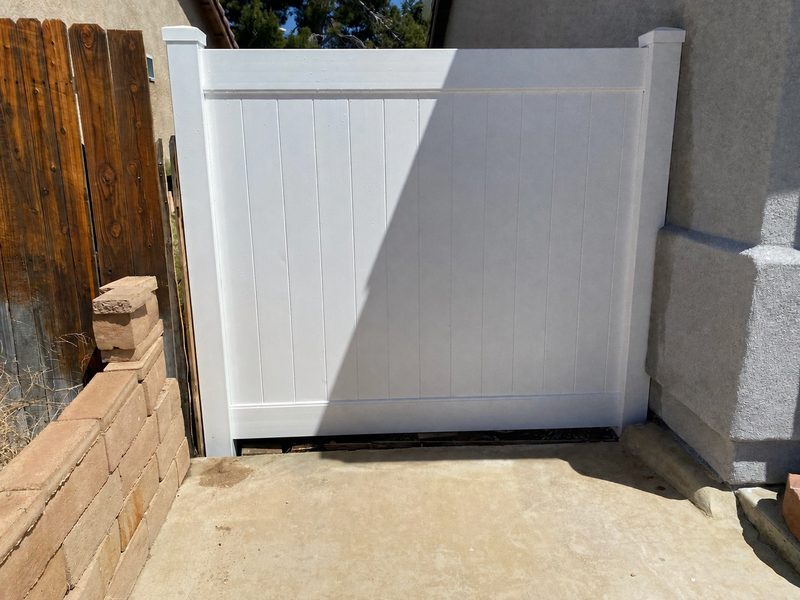 Honeybear Ln. - Vinyl fencing &mdash; left
