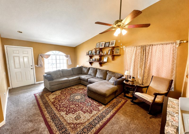 Living room before renovation, Honeybear Ln.