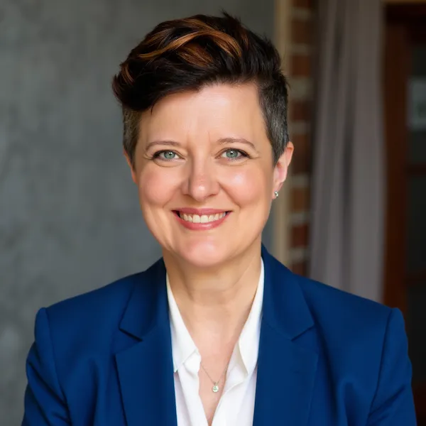 Vanessa Cardenas, relationship coach in Westchester County, offering individualized couples support.