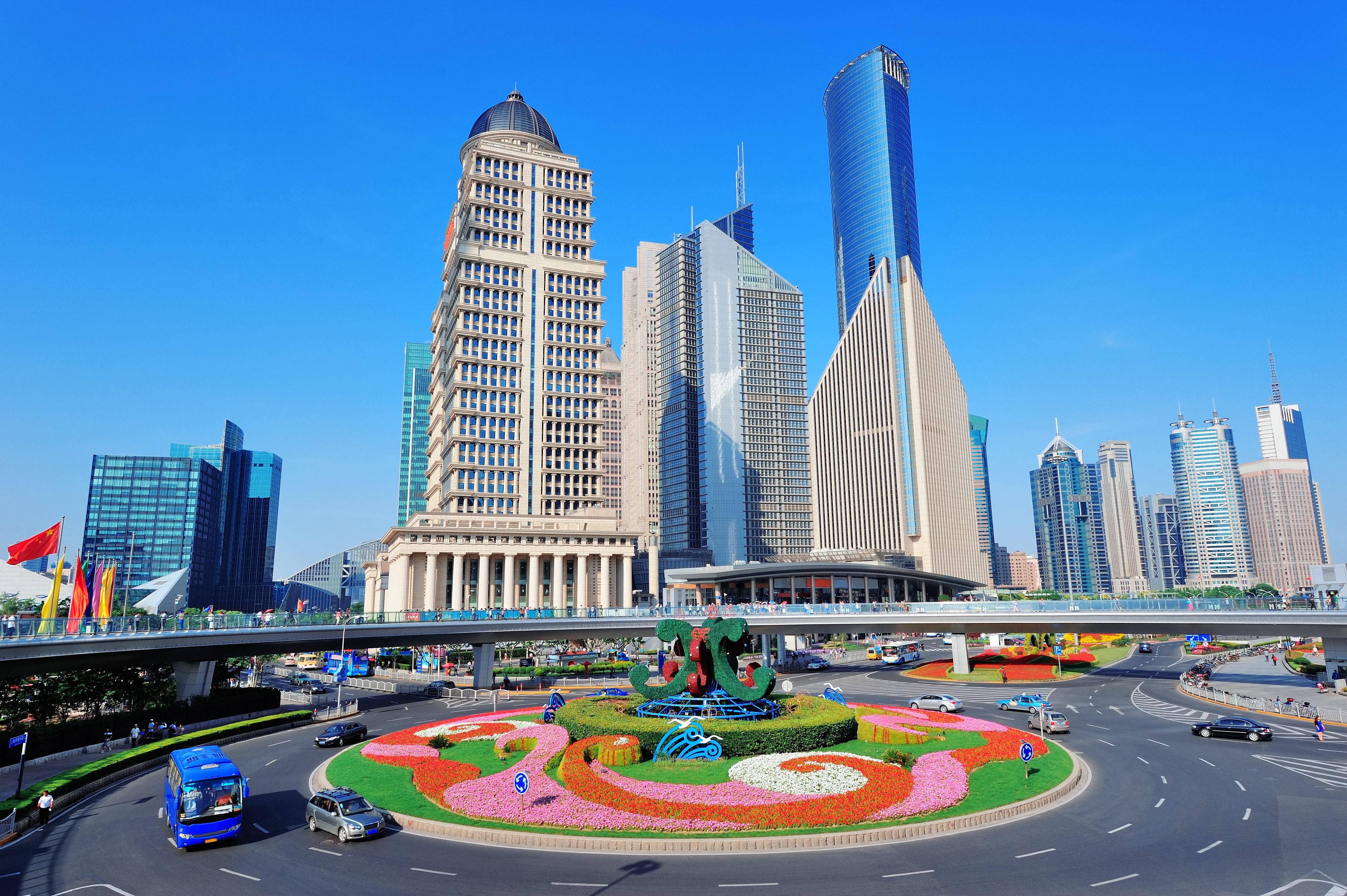 Jumeirah Village Circle and Jumeirah Lake Towers development style