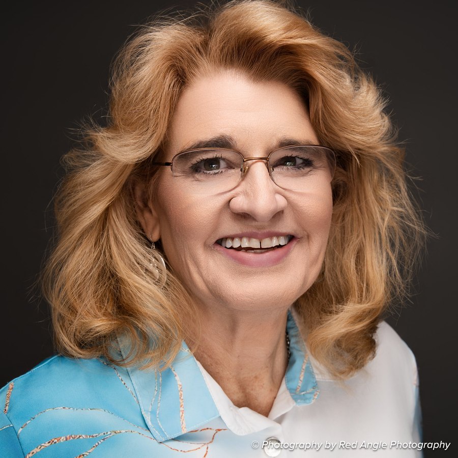 Laura Wagenknecht, MSW, CEC - Founder and CEO of Mosaic Business Consulting