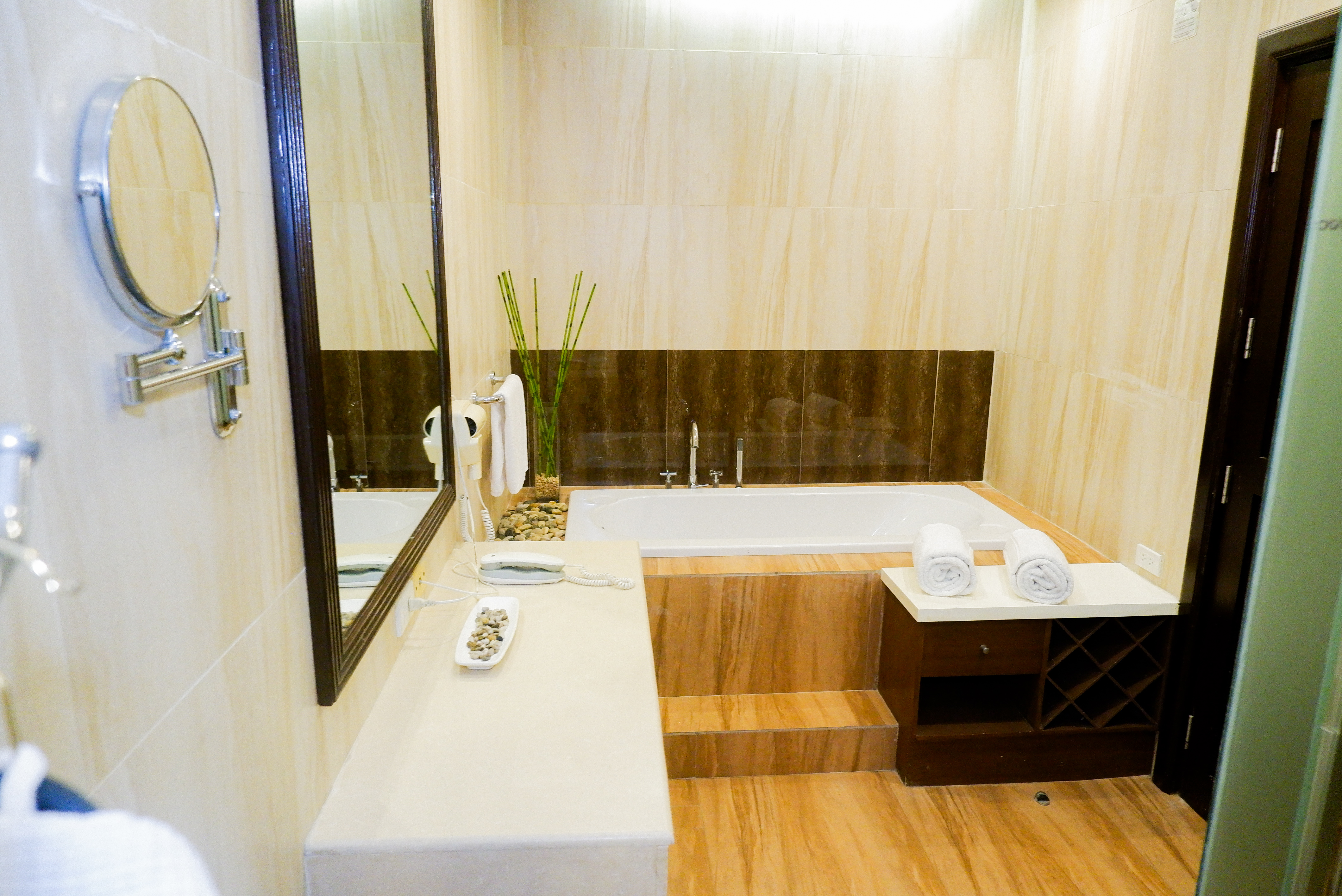 Pinnacle Suite - View 8
