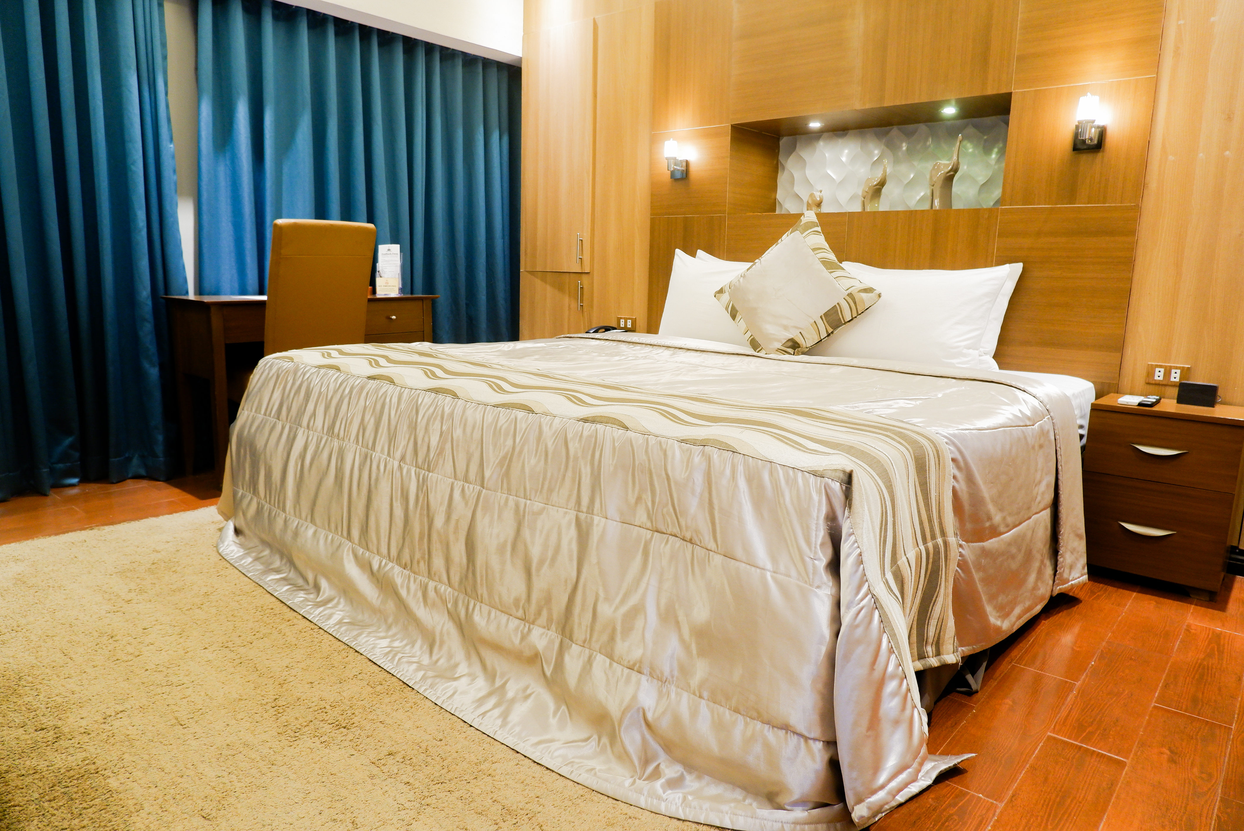 Pinnacle Suite - View 3