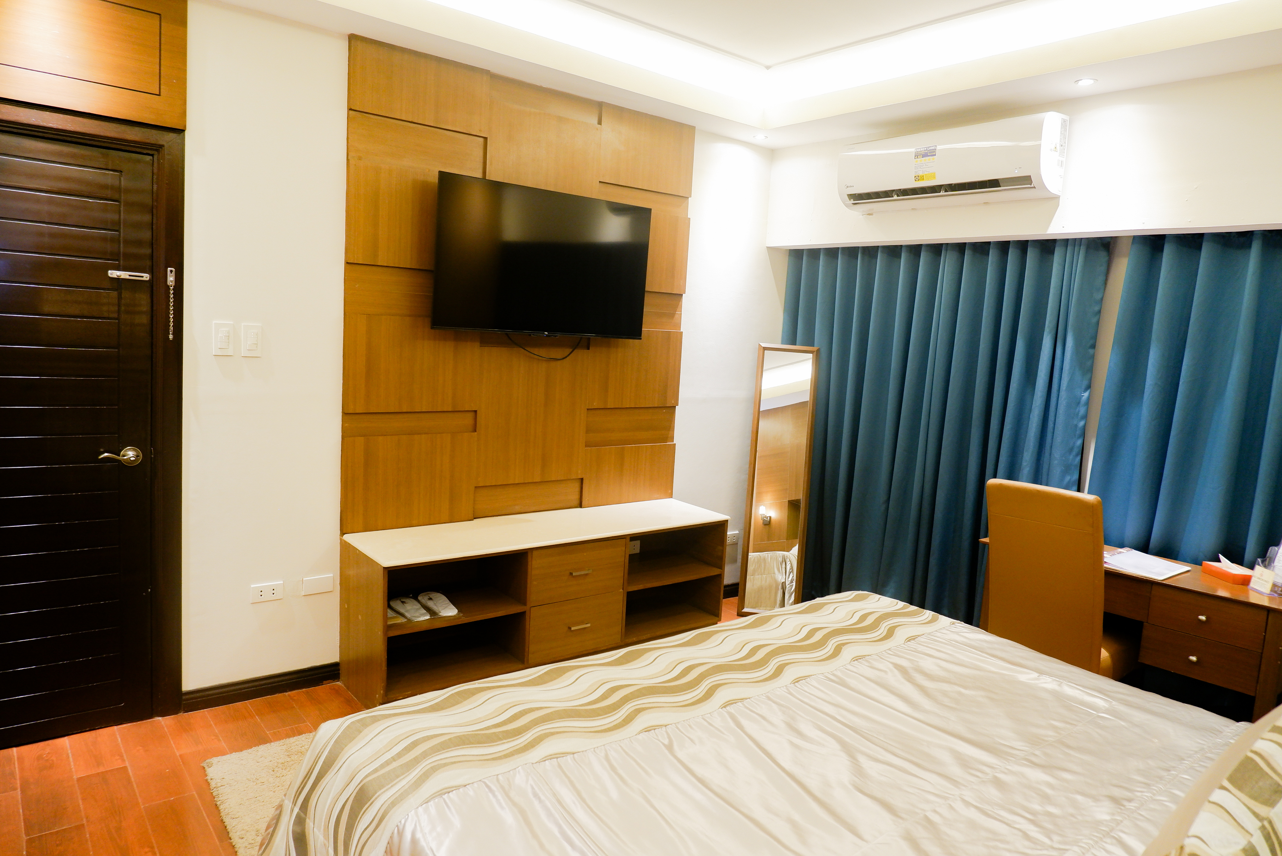 Pinnacle Suite - View 4