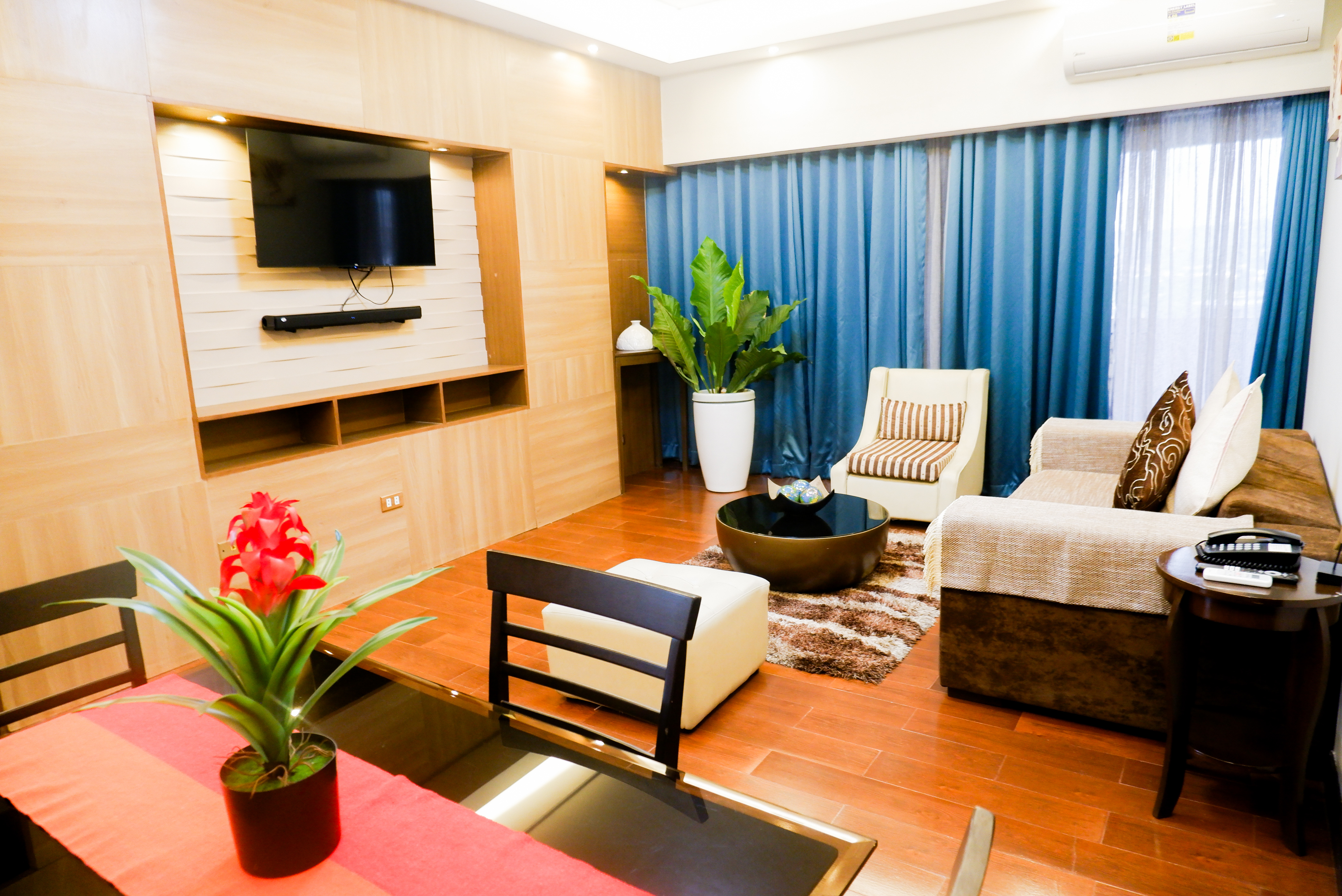 Pinnacle Suite - View 12