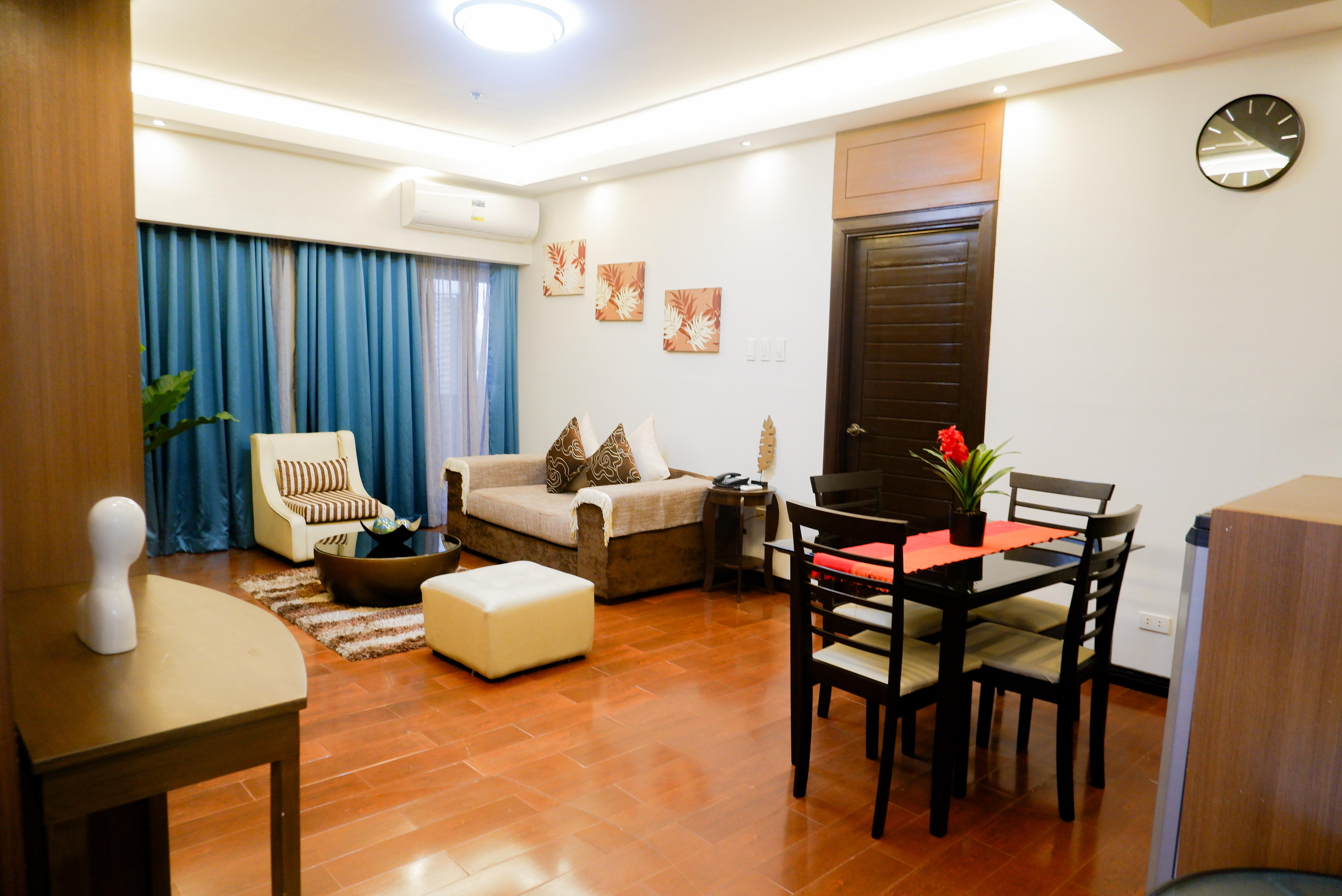 Pinnacle Suite - View 11