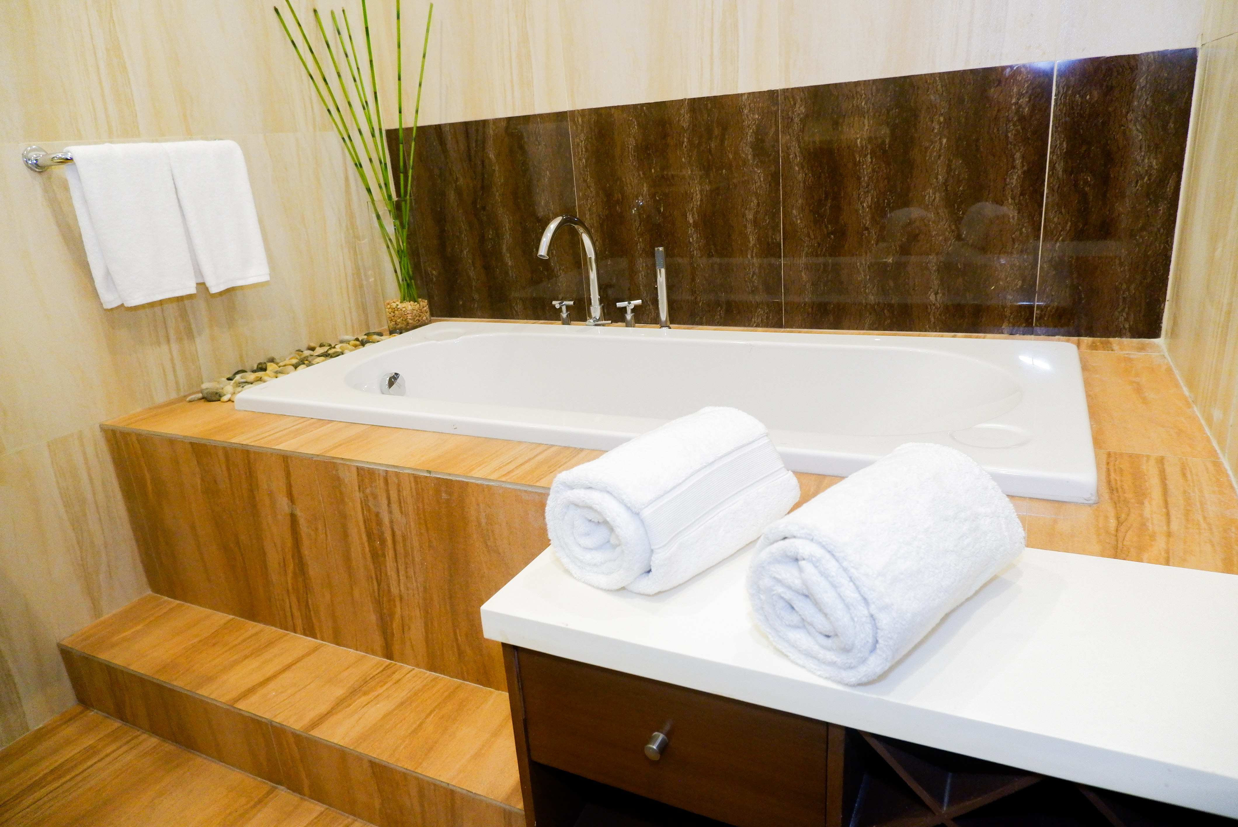 Pinnacle Suite - View 9