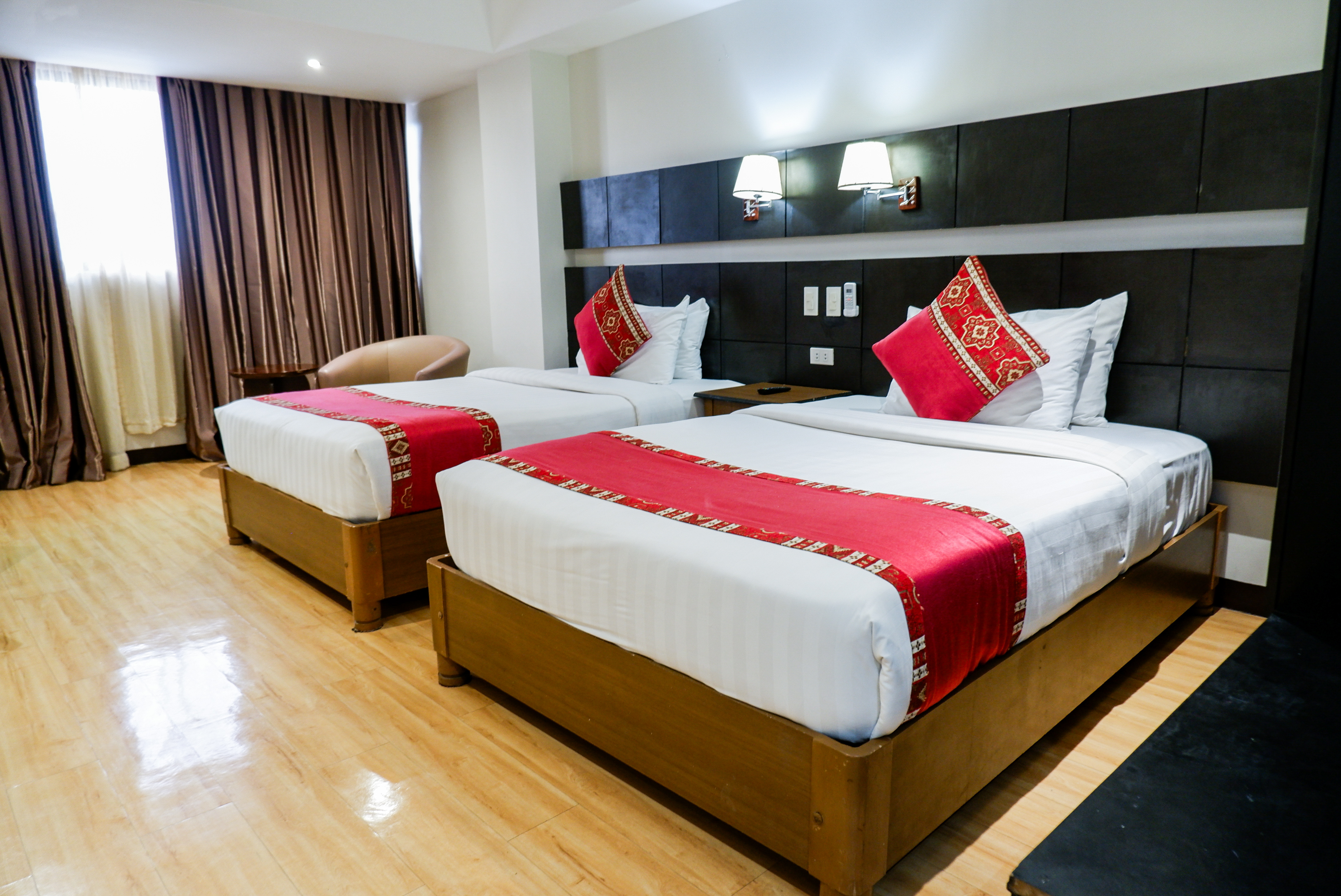 Deluxe Room Twin - View 1