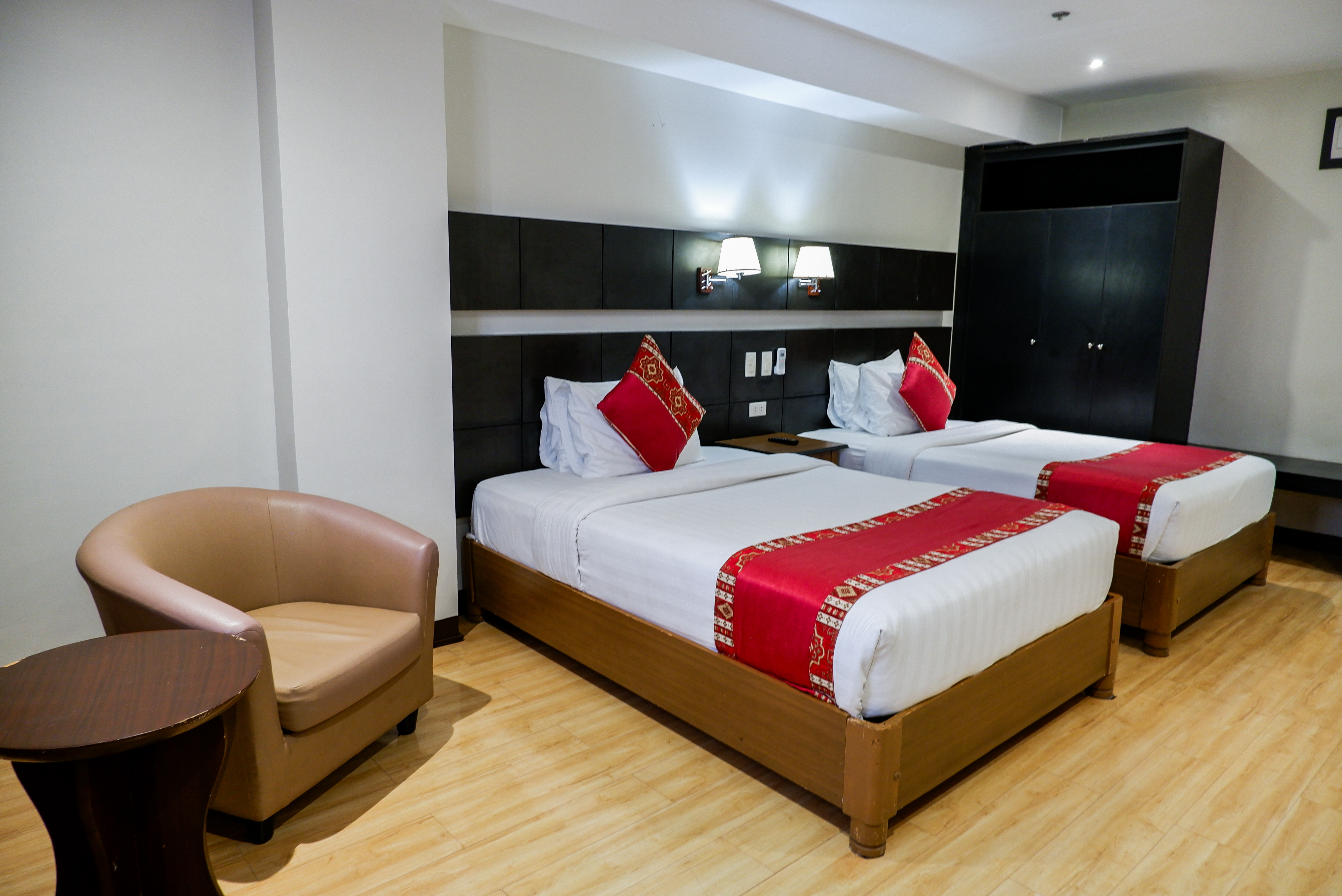 Deluxe Room Twin - View 2