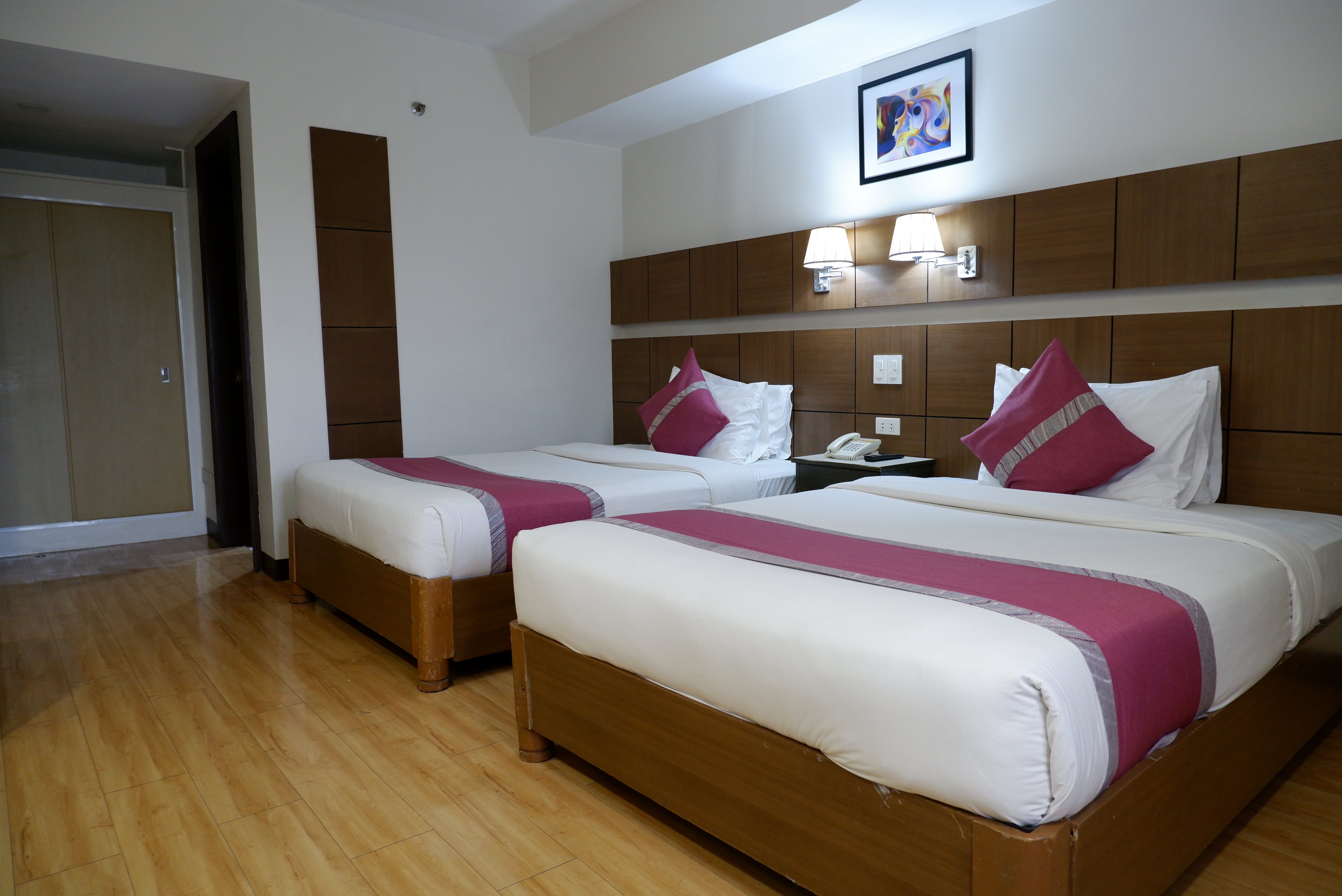 Superior Room Twin - View 5