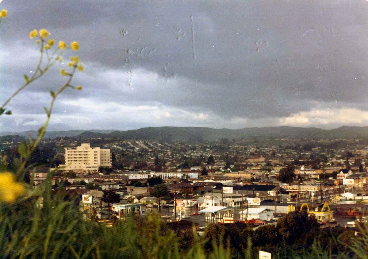 Castro Valley looking toward the hills, mid-20th century