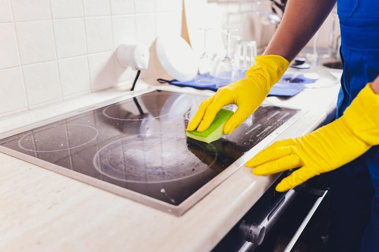 Kitchen cleaning service in a Rancho Cucamonga home
